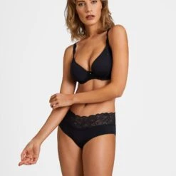 Aubade Boxer Sweetessence Noir 8 Aubade Boxer Sweetessence Noir -Sous Vêtement Soldes 1600x1600 aubade boxer sweetessence noir p1 46 10082022