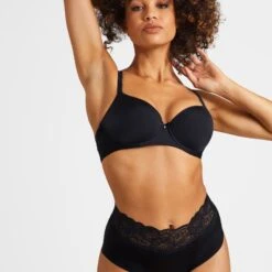 Aubade Culotte Haute Sweetessence Noir -Sous Vêtement Soldes 1600x1600 aubade culotte haute sweetessence noir p4 54 10082022