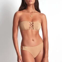 Aubade Haut Maillot Bain Bandeau Souple Summer Glow Sunlight 10 Aubade Haut Maillot Bain Bandeau Souple Summer Glow Sunlight -Sous Vêtement Soldes 1600x1600 aubade haut maillot bain bandeau souple summer glow sunlight p1 54 25012023