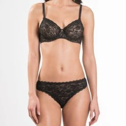 Aubade Rosessence Slip Italien Noir -Sous Vêtement Soldes 1600x1600 aubade rosessence slip italien noir p2 13 12022019