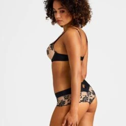 Aubade Soutien-Gorge Plunge Coussinet Lovessence Noir -Sous Vêtement Soldes 1600x1600 aubade soutien gorge plunge coussinet lovessence noir p2 42 15082022