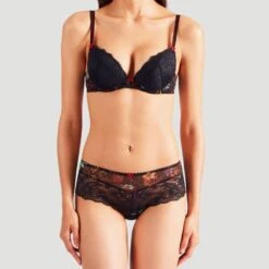 Aubade Soutien-Gorge Push-Up Reine Des Prés Réglisse 9 Aubade Soutien-Gorge Push-Up Reine Des Prés Réglisse -Sous Vêtement Soldes 1600x1600 aubade soutien gorge push up reine des pres reglisse p2 57 03022020